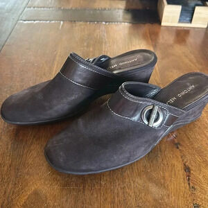 Antonio Melani wedgemules lovely soft chocolate brown suede
